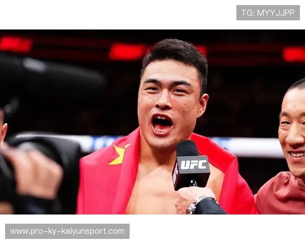 UFC新秀惊现“地面摩擦”奇景:20秒被摁地体验极限对抗 UFC新秀惊现“地面摩擦”奇景:20秒被摁地体验极限对抗