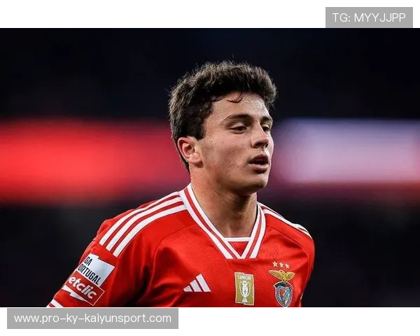 本菲卡内维斯中路压迫得球反击推射破网，助力球队全取三分